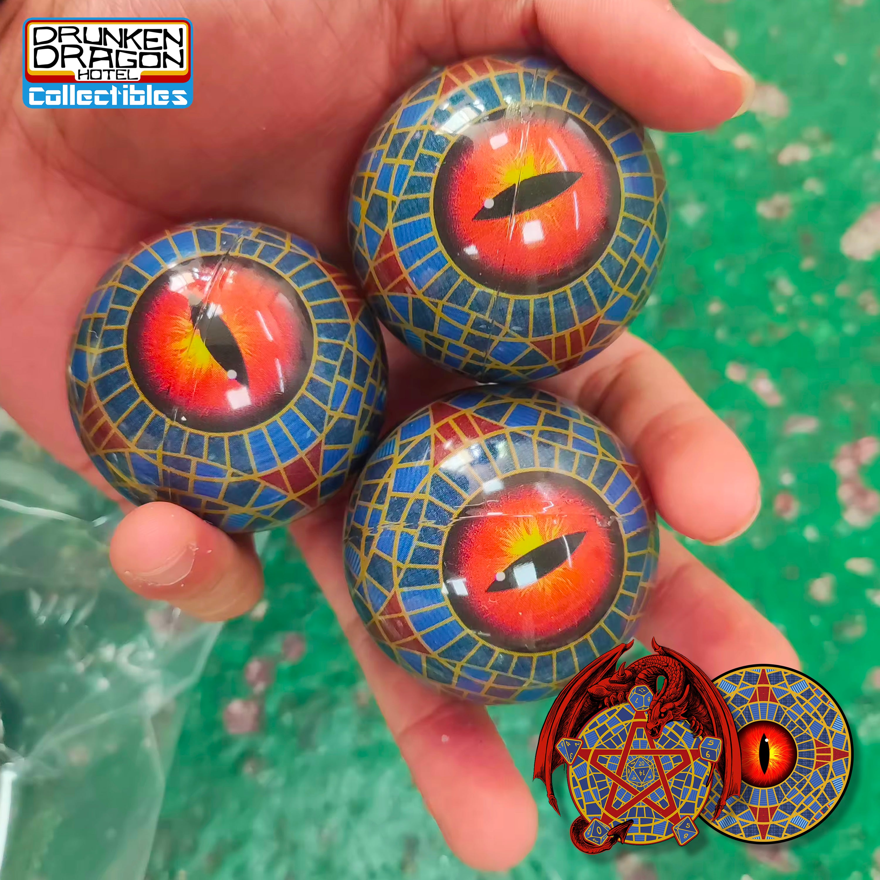 Giant 55mm D20 Moving Marriott Carpet Eye DnD Dice