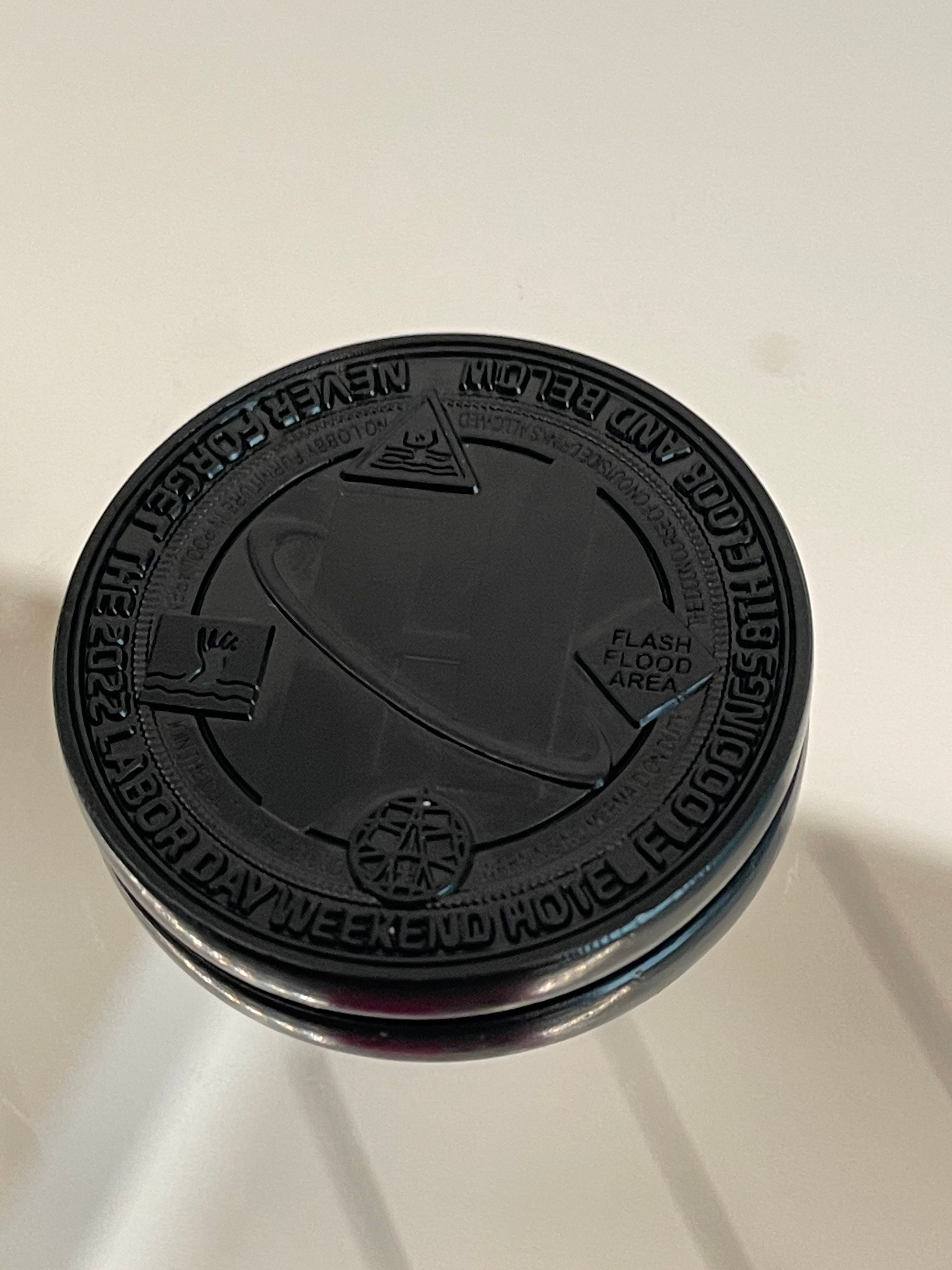 Night Black/Glitter 8th Floor Flooding w. Can