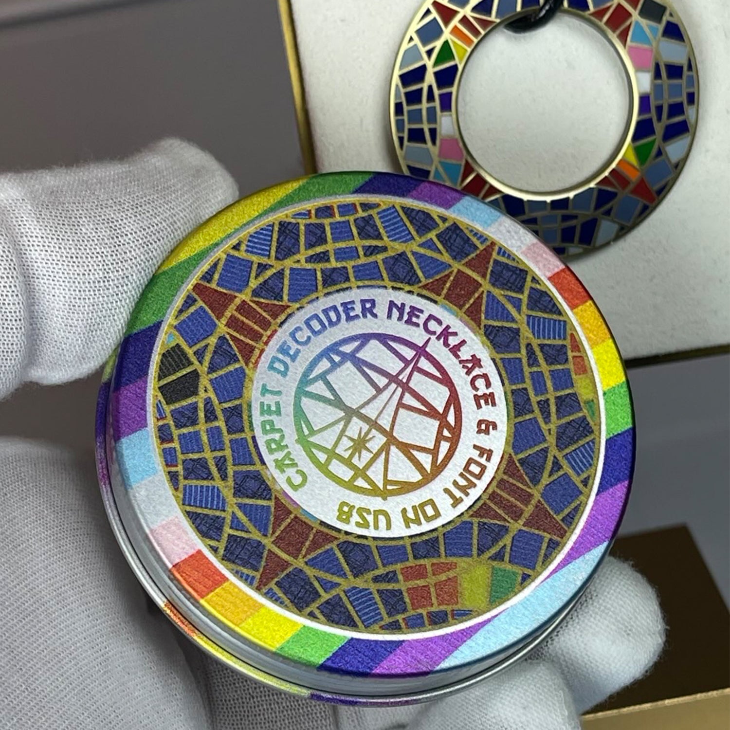 Necklace w. Carpet Decoder PRIDE